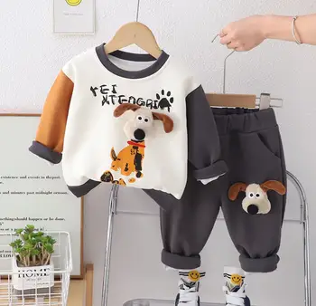 Erkek bebek Butik Kıyafetler Set 2024 Yeni Çocuk Giysileri Karikatür Baskılı O-Boyun Kazak Hoodies ve pantolon Çocuk koşu kıyafetleri