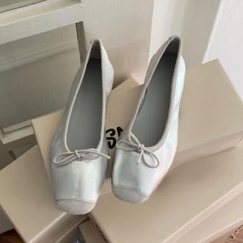 Kare Ayak Bale Daireler Mary Janes Ayakkabı Kadınlar için 2023 Zarif Topuklu Gümüş Loafer'lar Yaz Bayan Ayakkabıları Teklif Ayakkabı Yeni