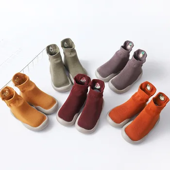 Yeni Erkek Bebek Ayakkabıları Nakış Desen Kaymaz Kat Çorap Çocuk Kız Yumuşak Kauçuk Taban Beşik Toddler Patik Çocuk Ayakkabı
