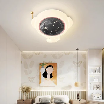 Sevimli Küçük Astronot Tavan Lambaları LED çocuk Odası Lamba Modern Sıcak Romantik Erkek Kız Yatak Odası Bebek Odası Dekor Tavan Lambası